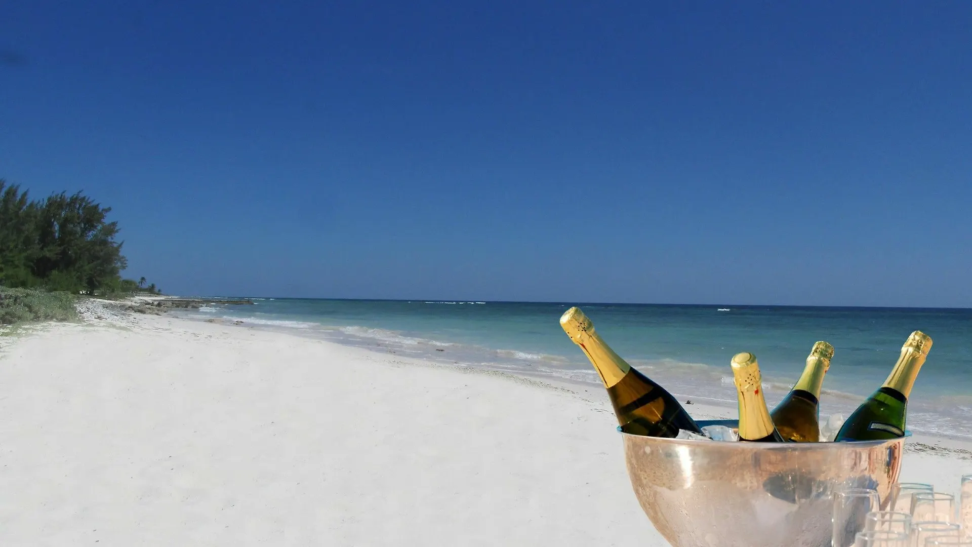 Le Soleil D'Or Hotel Cayman Brac